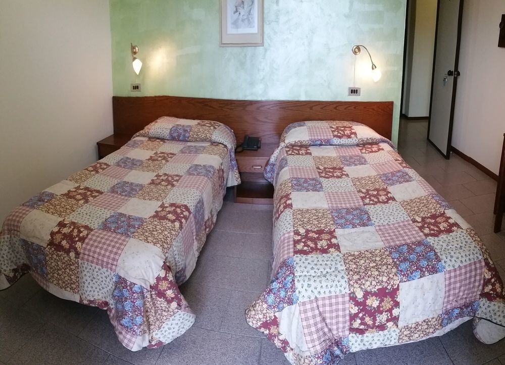 Hotel 5 Vie Almenno San Salvatore المظهر الخارجي الصورة