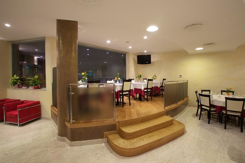 Hotel 5 Vie Almenno San Salvatore المظهر الخارجي الصورة